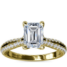 Anillo de compromiso en diamantes de talla esmeralda con cuerpo dividido en oro amarillo de 14 k (1/4 qt. total)